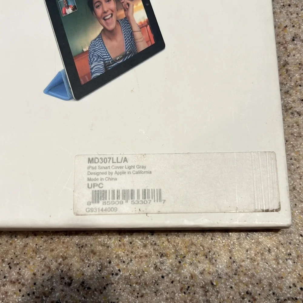 Apple IPad Smart Cover For Gen 2 & 3 Gray MD307LL/A Polyurethane NWT